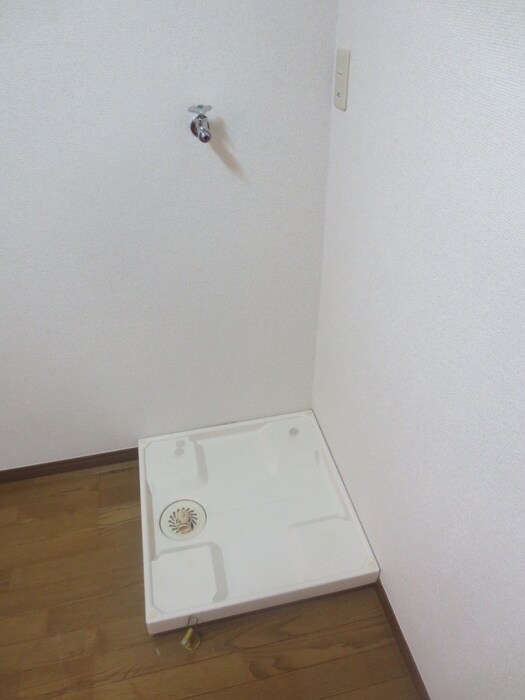 物件内観写真17　(洗濯機置場)