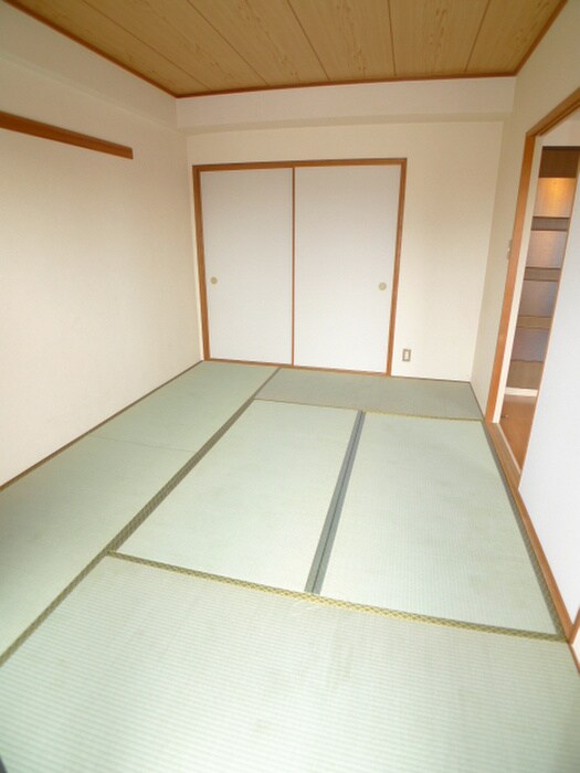 物件内観写真8　(居室)