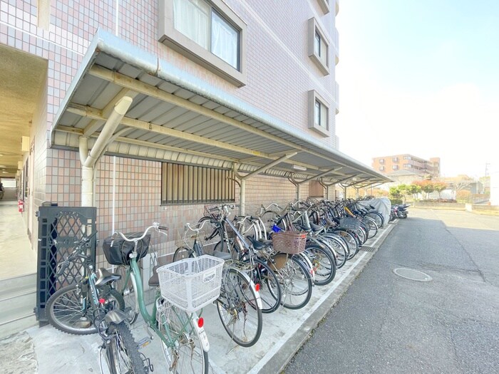 物件外観写真5　(駐輪場)