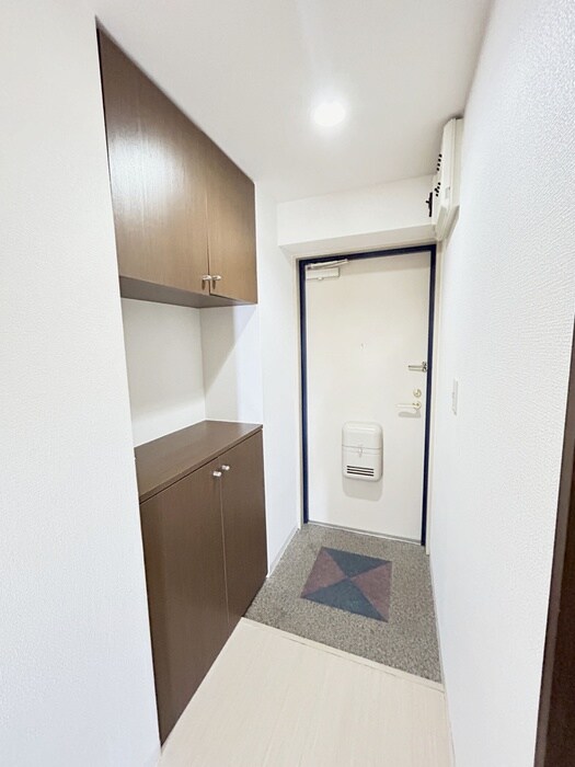 物件内観写真10　(玄関)