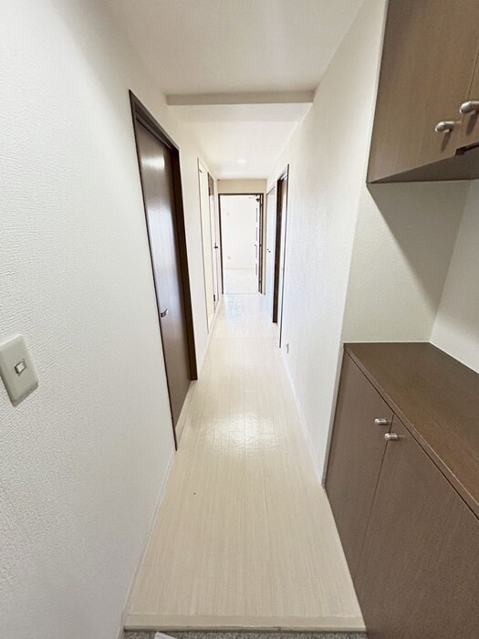 物件内観写真18　(廊下)
