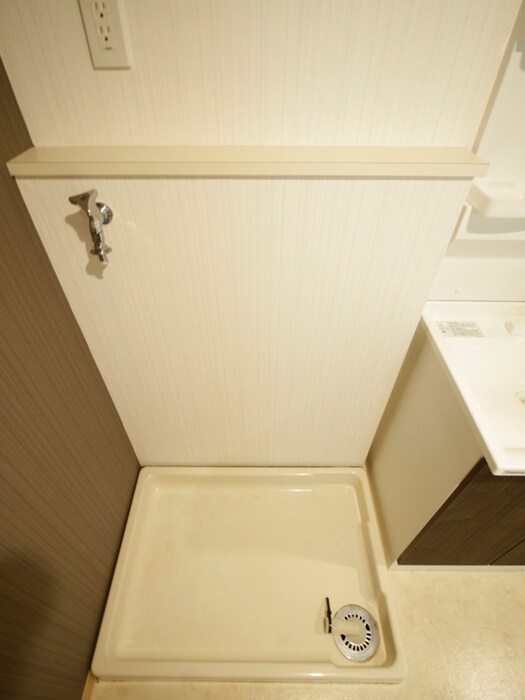 物件内観写真12　(洗濯機置場)