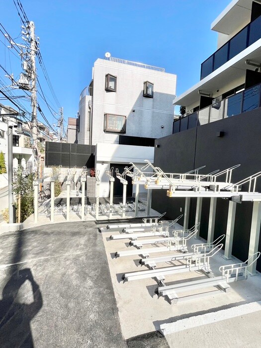 物件外観写真3　(駐輪場)