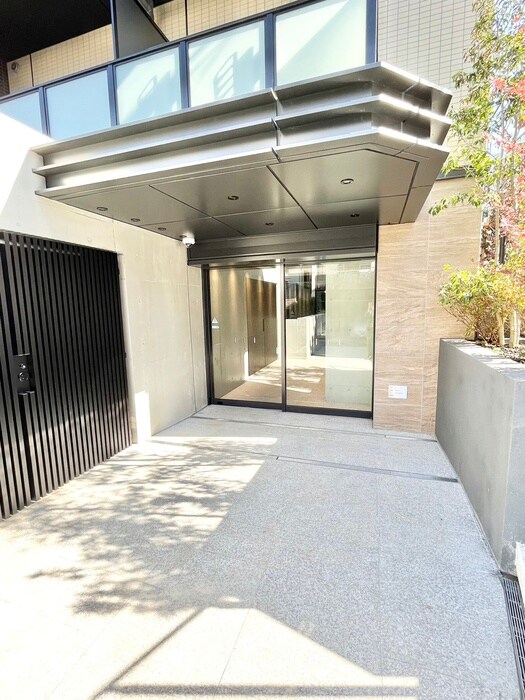 物件外観写真5　(エントランス部分)