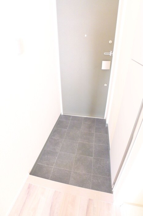 物件内観写真18　(玄関)