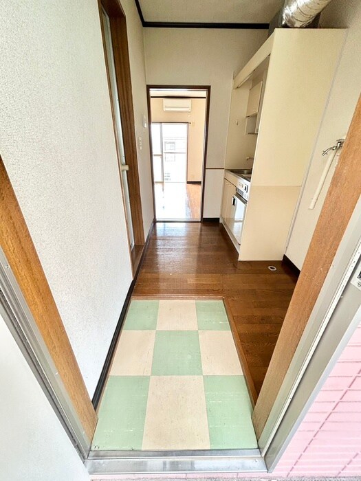 物件内観写真14　(玄関)