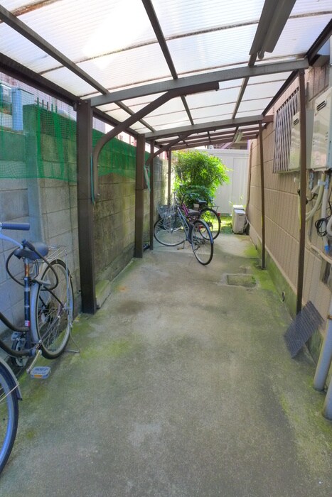 物件外観写真3　(駐輪場)