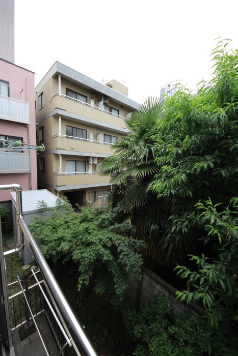 物件内観写真18　(室内からの展望)