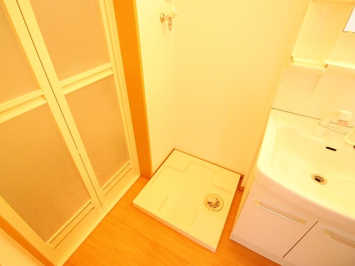 物件内観写真14　(洗濯機置場)