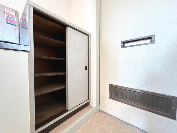 物件内観写真13　(靴箱)