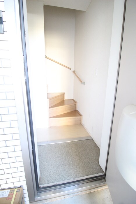 物件内観写真17　(玄関)