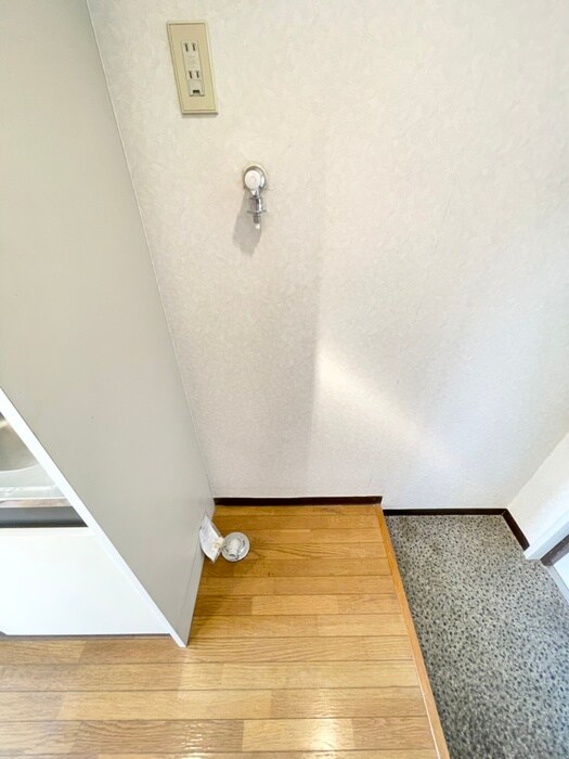 物件内観写真13　(洗濯機置場)