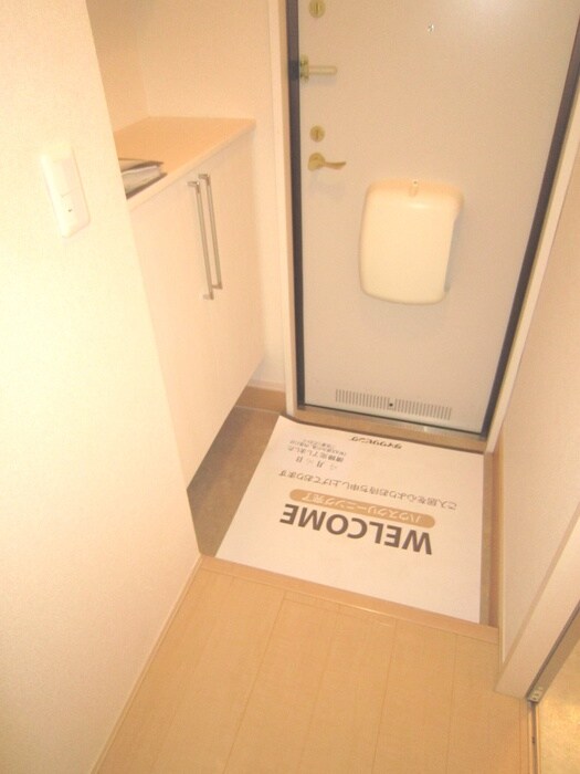 物件内観写真13　(玄関)
