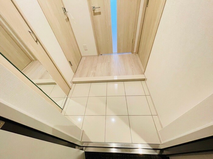 物件内観写真18　(玄関)