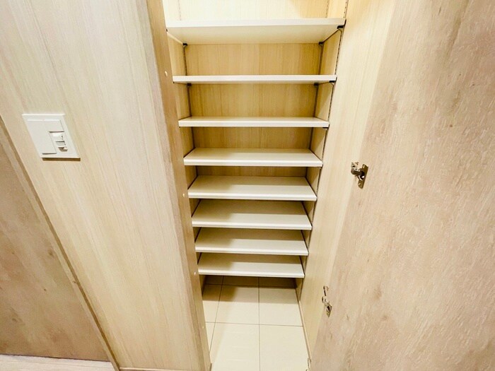 物件内観写真21　(靴箱)