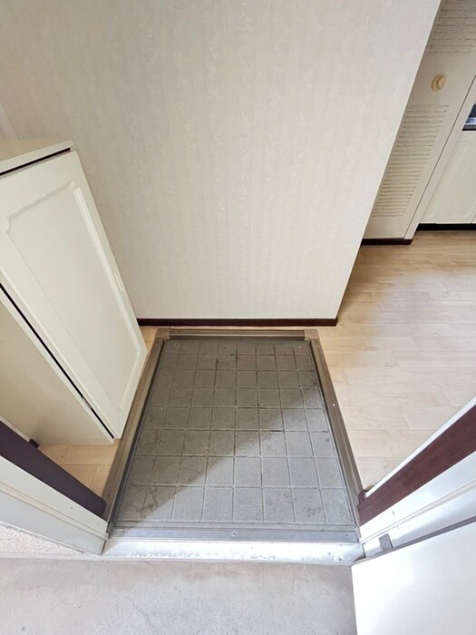 物件内観写真17　(玄関)