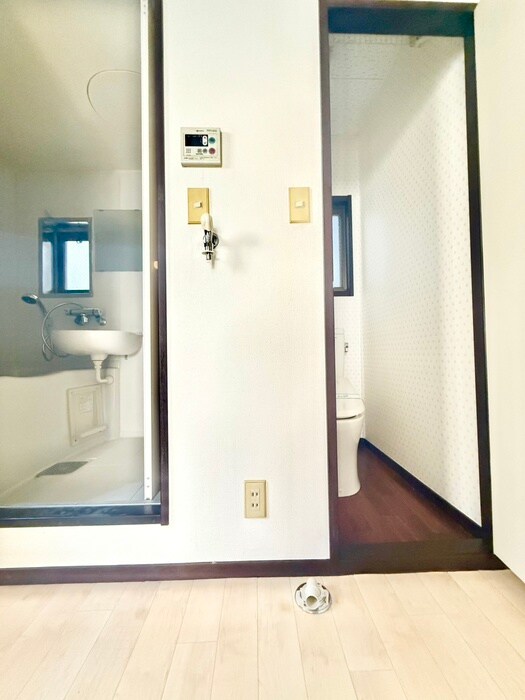 物件内観写真18　(洗濯機置場)