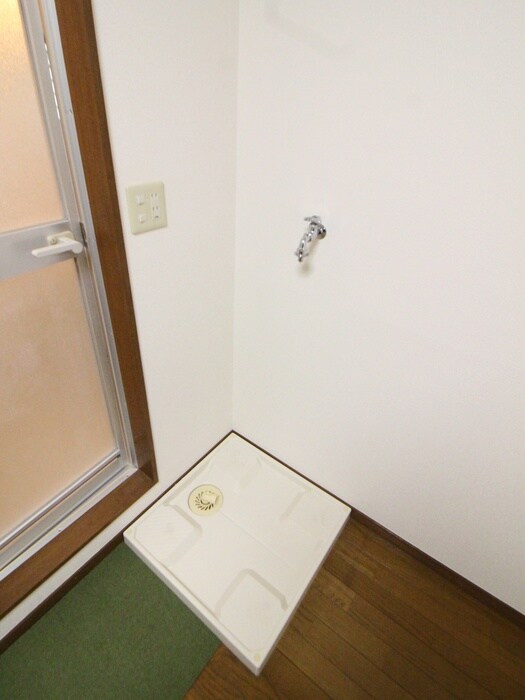 物件内観写真18　(洗濯機置場)