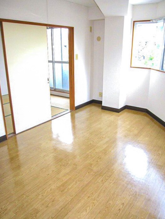 物件内観写真8　(居室)