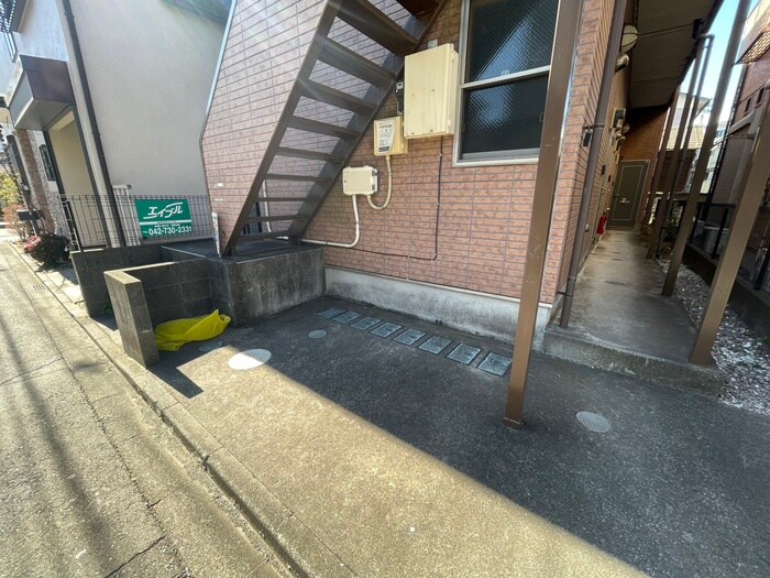 物件外観写真5　(駐輪場)