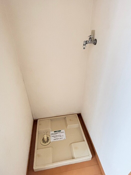 物件内観写真15　(洗濯機置場)