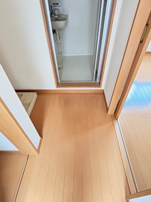 物件内観写真18　(廊下)