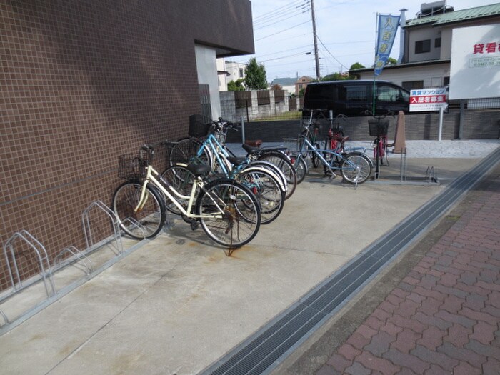 物件外観写真3　(駐輪場)