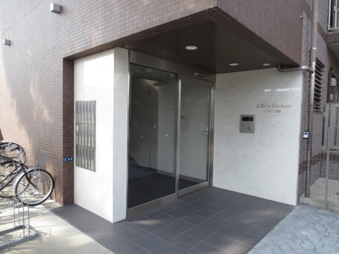 物件外観写真4　(エントランス部分)