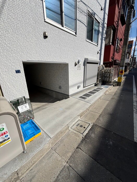 物件外観写真5　(エントランス部分)