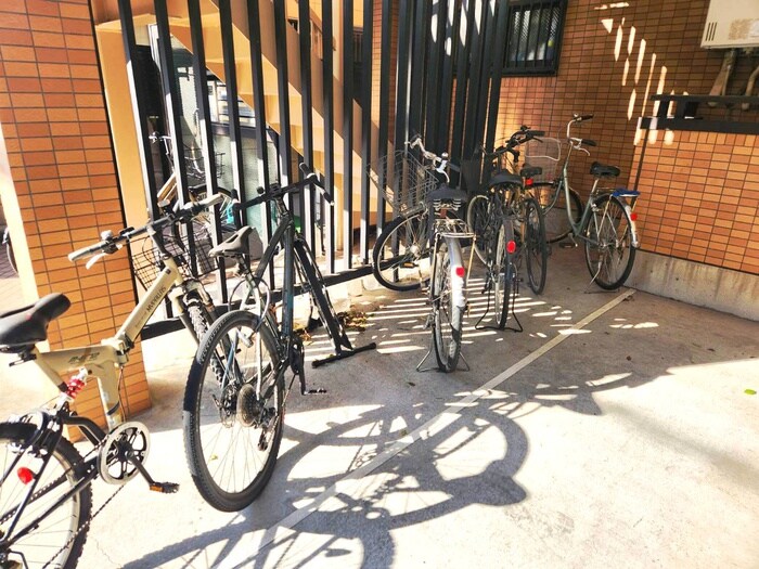 物件外観写真3　(駐輪場)
