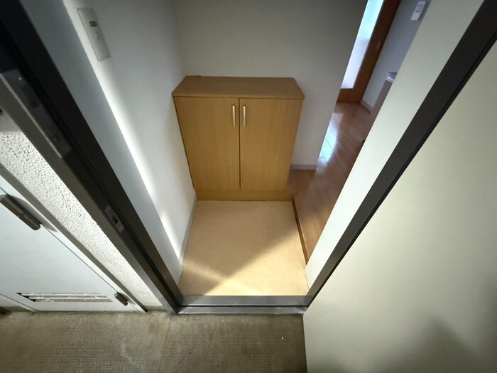 物件内観写真16　(玄関)