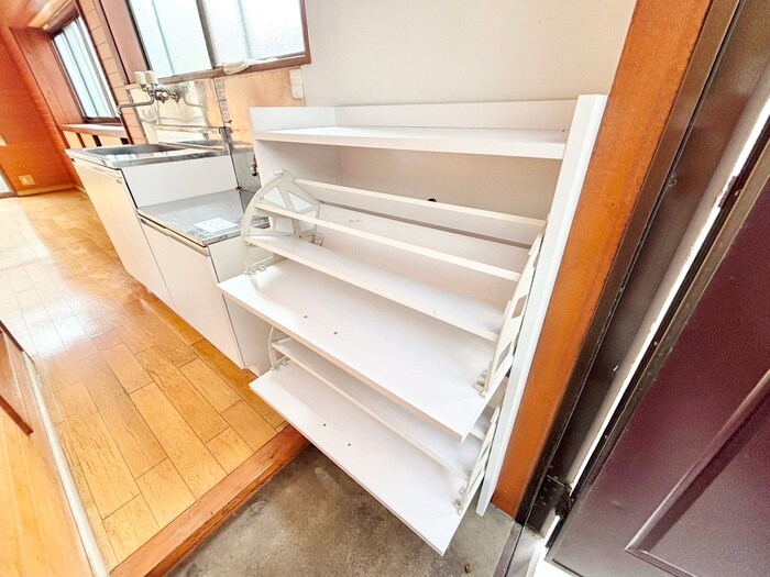 物件内観写真15　(靴箱)