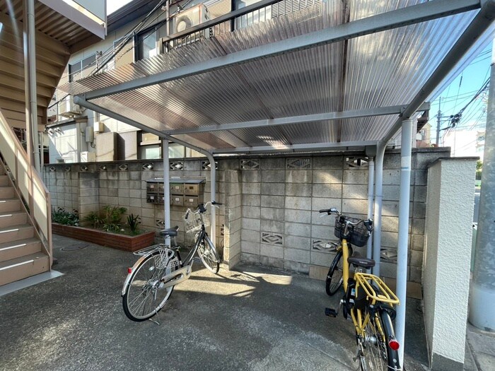 物件外観写真5　(駐輪場)