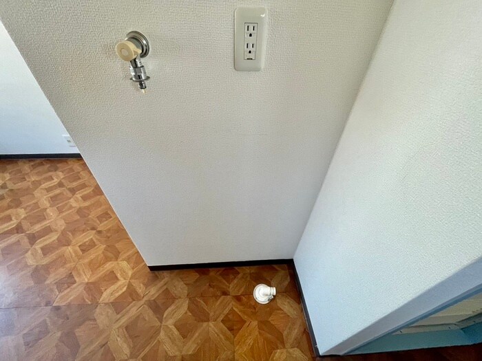 物件内観写真16　(洗濯機置場)