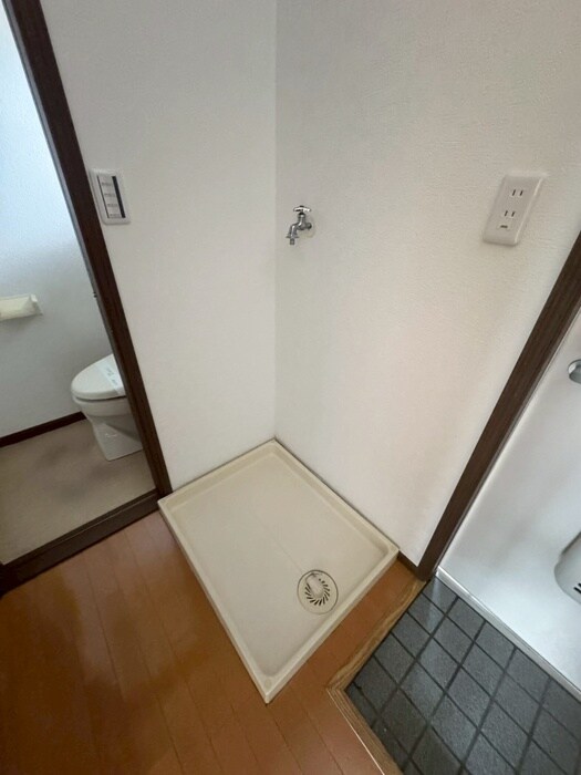 物件内観写真13　(洗濯機置場)