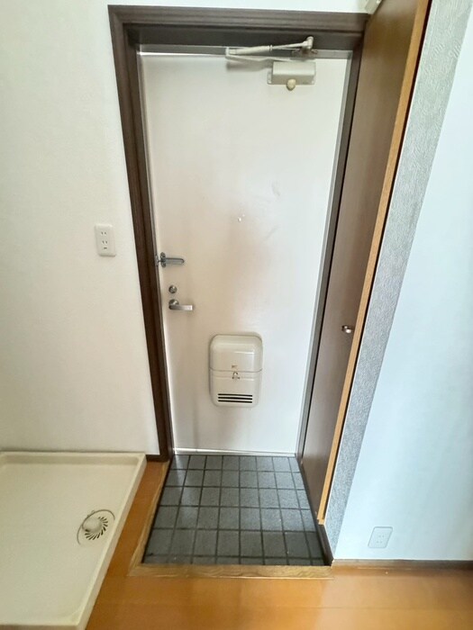 物件内観写真16　(玄関)