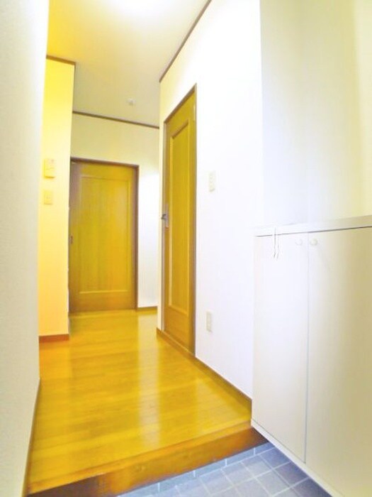 物件内観写真7　(玄関)