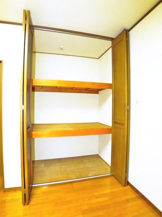 物件内観写真13　(収納)