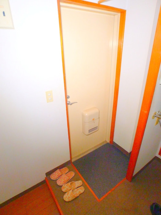 物件内観写真16　(玄関)