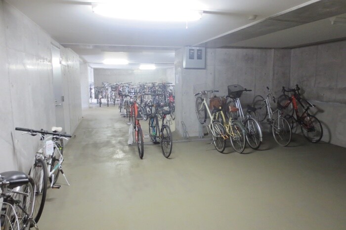 物件外観写真5　(駐輪場)