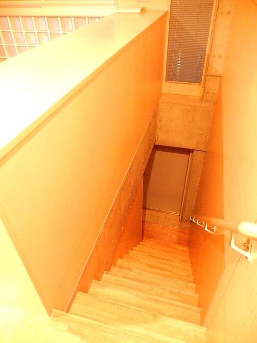 物件内観写真13　(玄関)