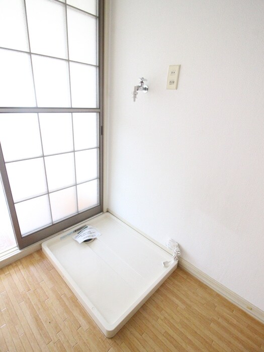 物件内観写真13　(洗濯機置場)