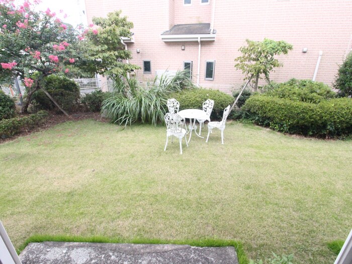 物件内観写真16　(室内からの展望)