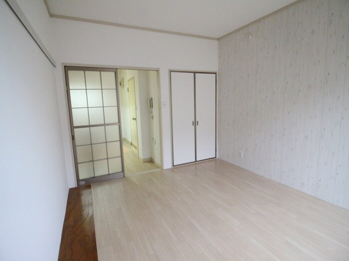 物件内観写真18　(居室)