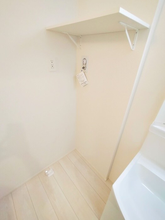 物件内観写真15　(洗濯機置場)