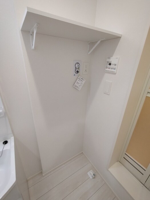 物件内観写真15　(洗濯機置場)