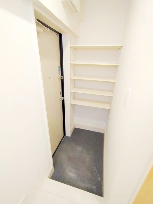 物件内観写真18　(玄関)