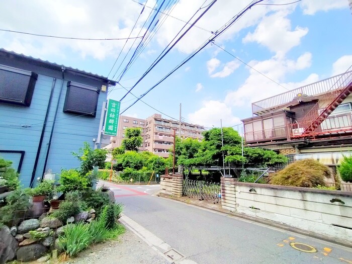 物件内観写真22　(室内からの展望)