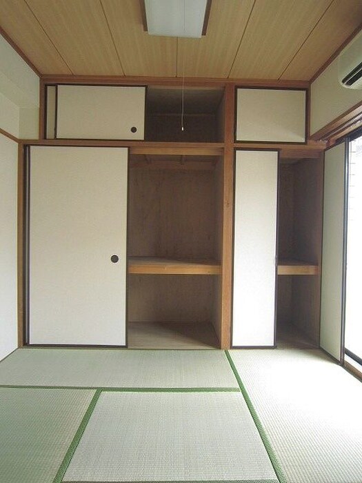 物件内観写真8　(居室)