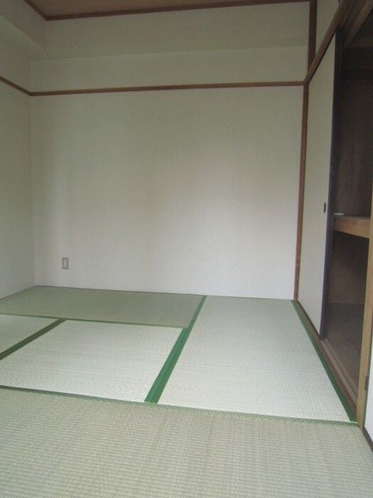 物件内観写真10　(居室)